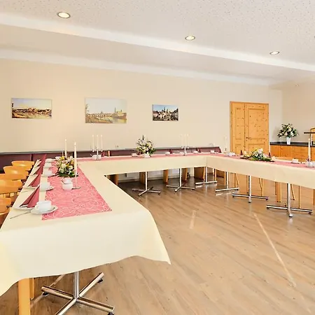 Aktiv Saechsische Schweiz 3* ピルナ